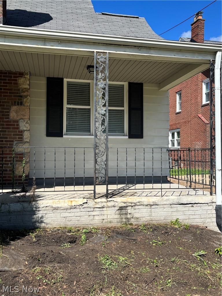 1111 Colonial Boulevard Ne Property Photo 6