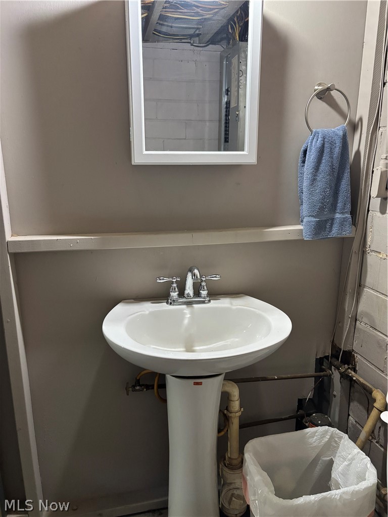 1111 Colonial Boulevard Ne Property Photo 38