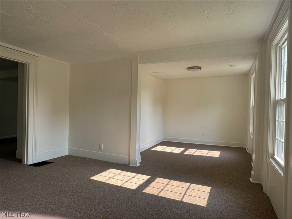 5192 Darrow Road Property Photo 3