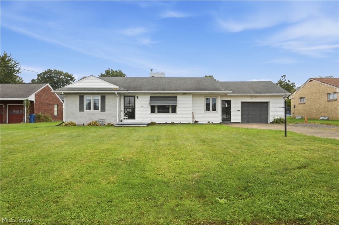 695 Moore Avenue Property Photo 1