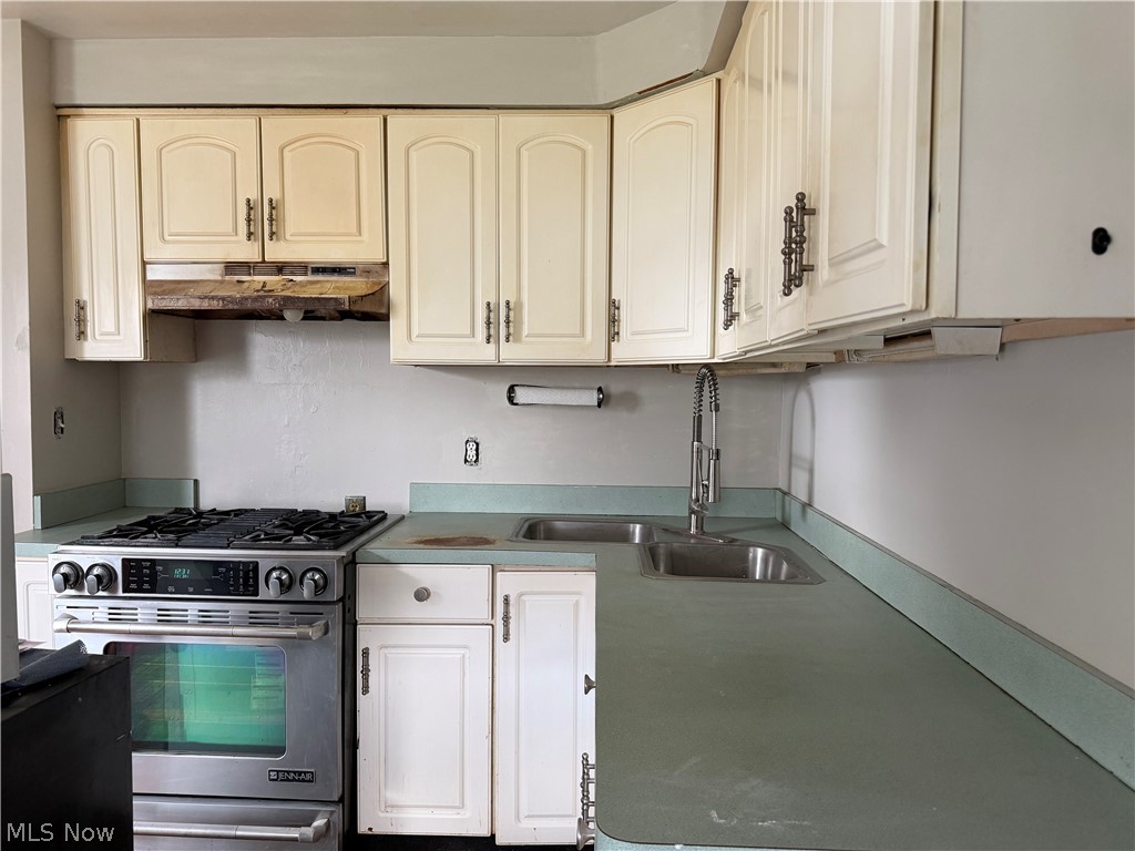 4431 Redfern Road Property Photo 3