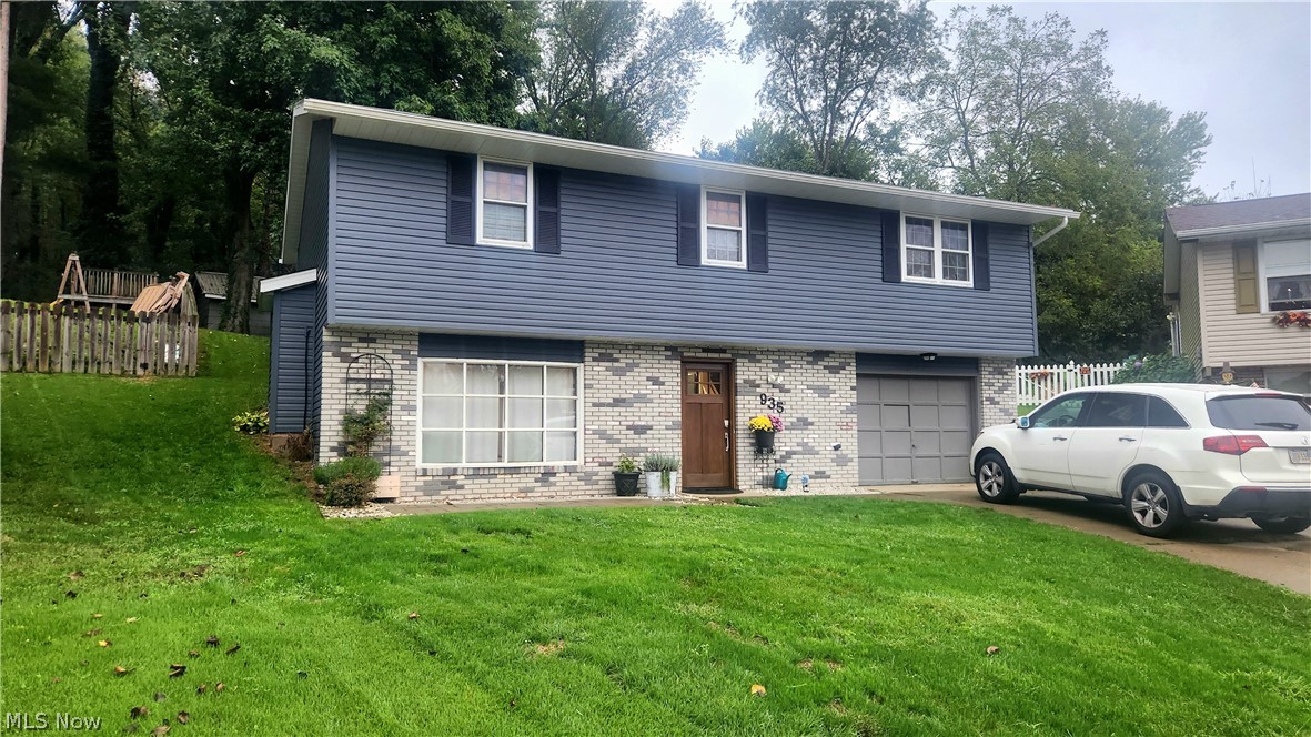 935 Chelsea Drive Property Photo 1