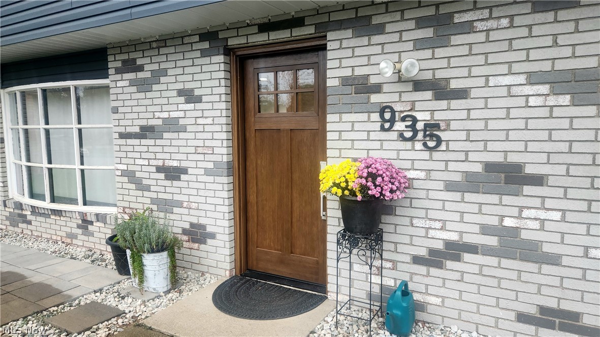 935 Chelsea Drive Property Photo 3