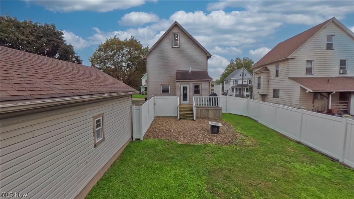 326 E Wilson Avenue Property Photo 2
