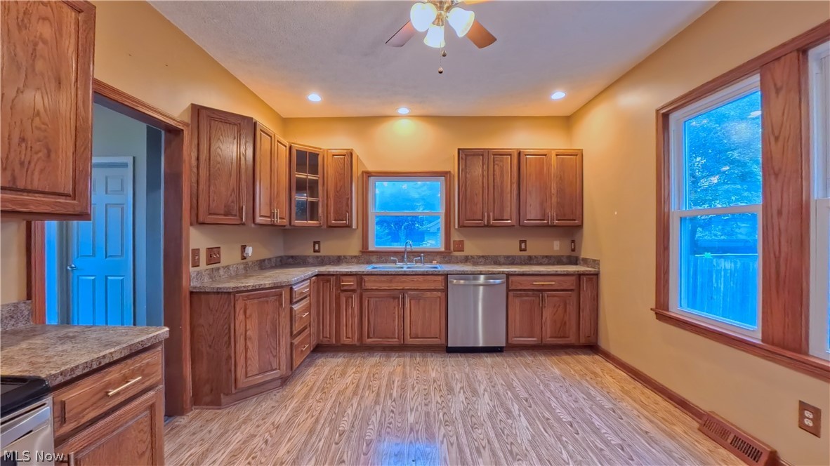 326 E Wilson Avenue Property Photo 6