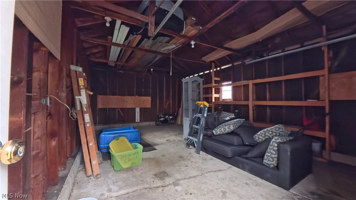 326 E Wilson Avenue Property Photo 35