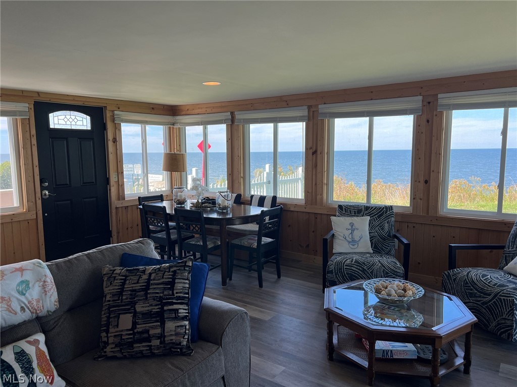 2016 Morningside Drive Property Photo 8