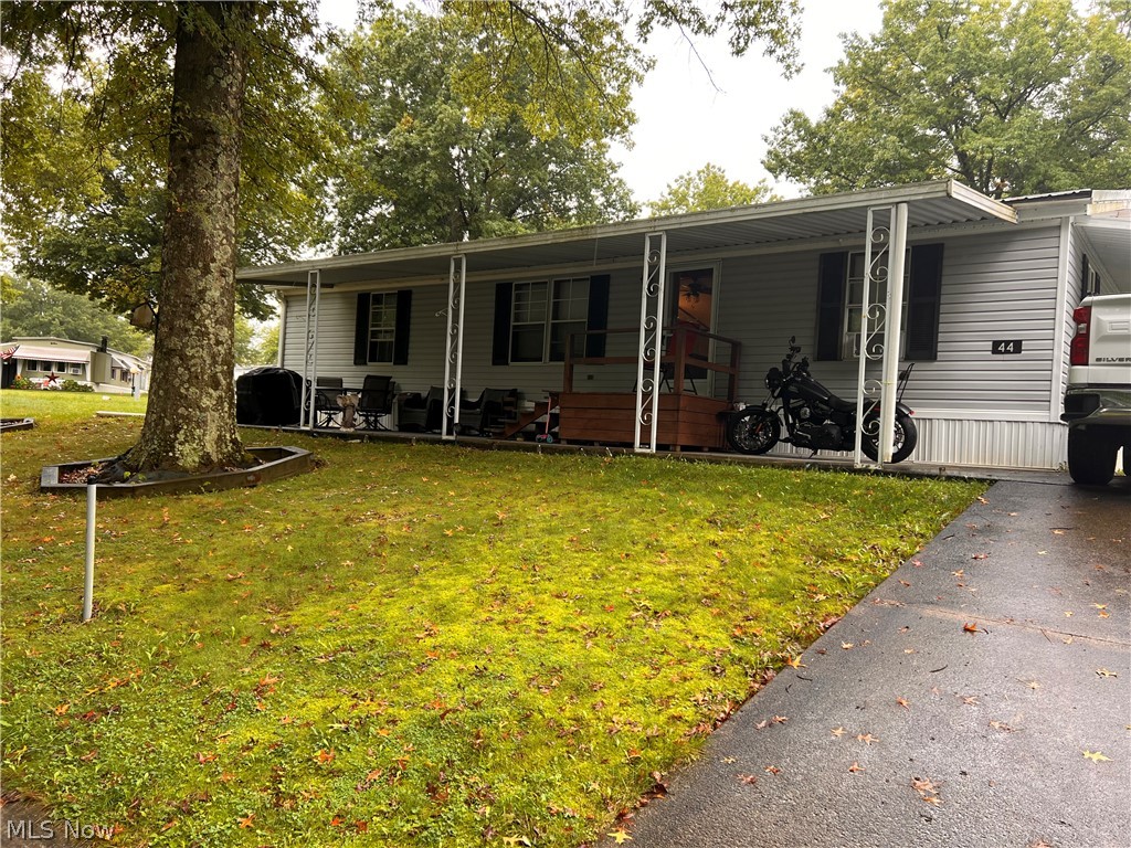 1931 Campground Road 44 Property Photo 1