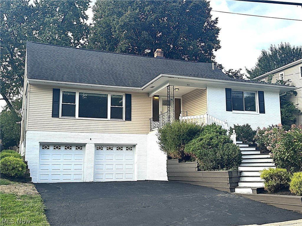 1598 Kingsley Avenue Property Photo 1