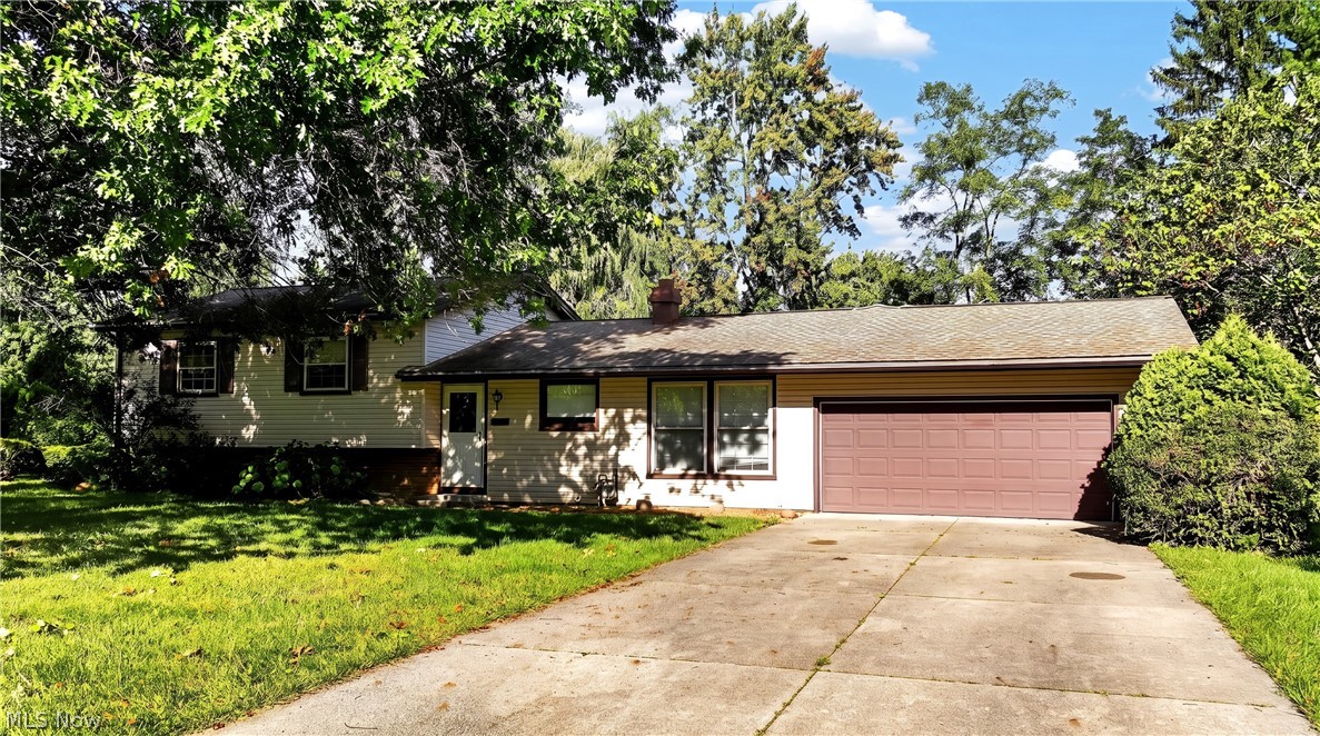 7686 Roselawn Drive Property Photo 1