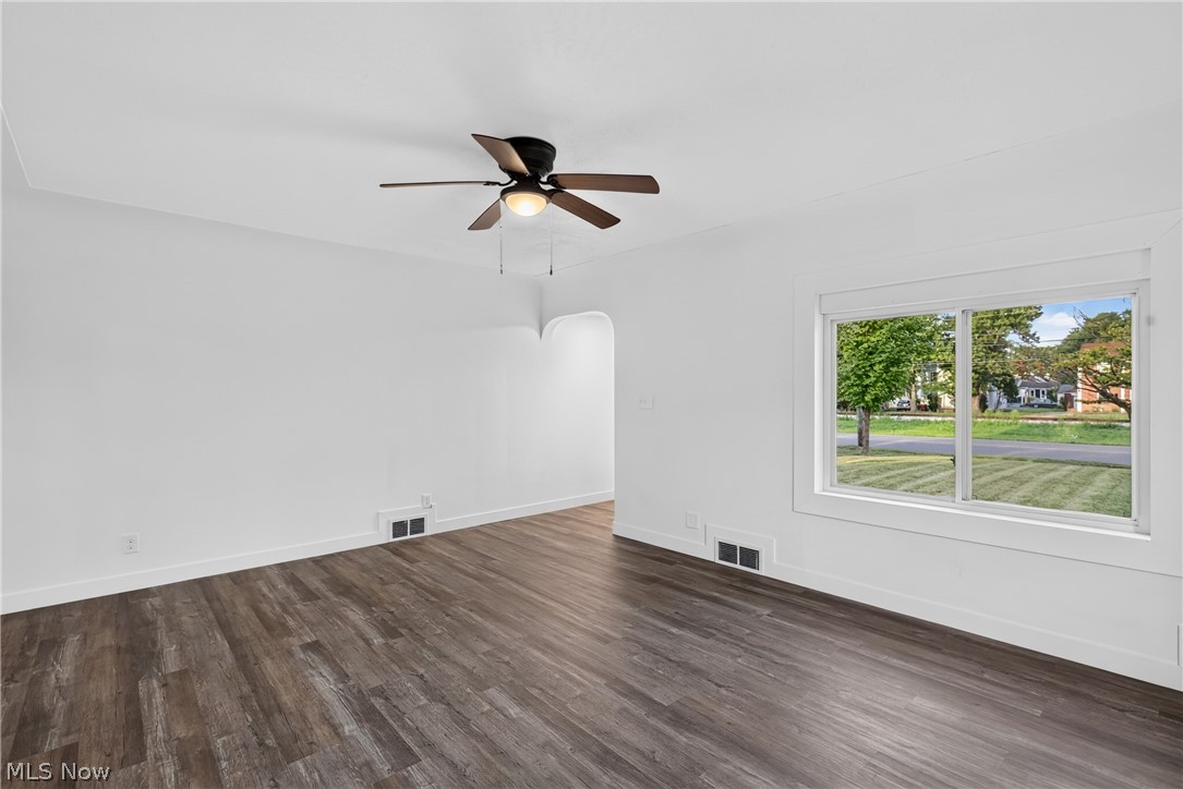 4916 Southern Boulevard Property Photo 4
