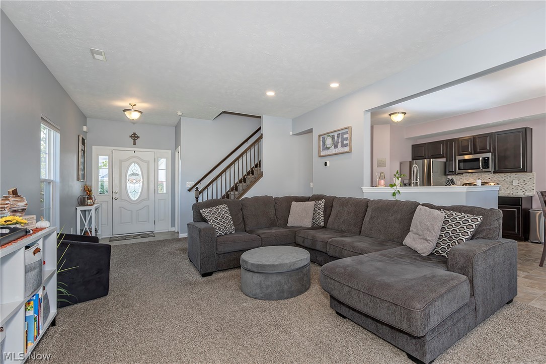 10412 Redbud Drive Property Photo 6