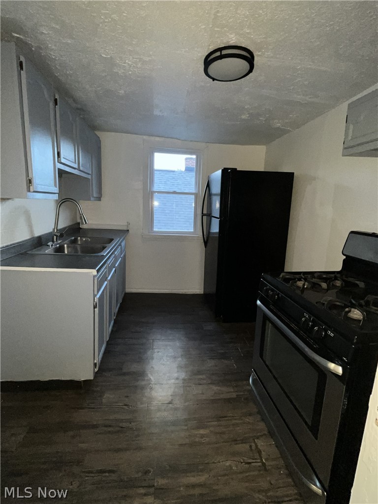 3658 E 143rd Street Upper Property Photo 7
