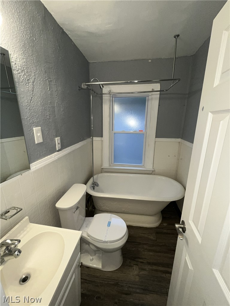 3658 E 143rd Street Upper Property Photo 12