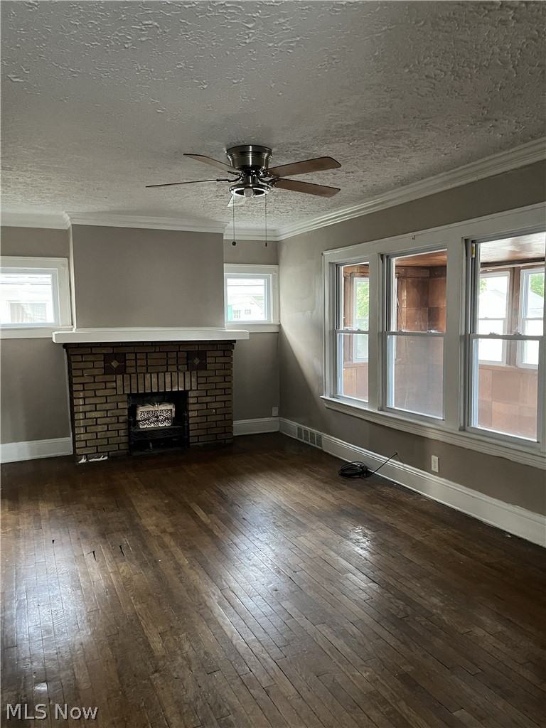 3658 E 143rd Street Upper Property Photo 17