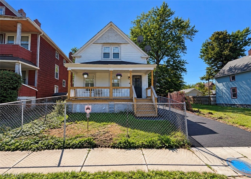 10800 Crestwood Avenue Property Photo 1