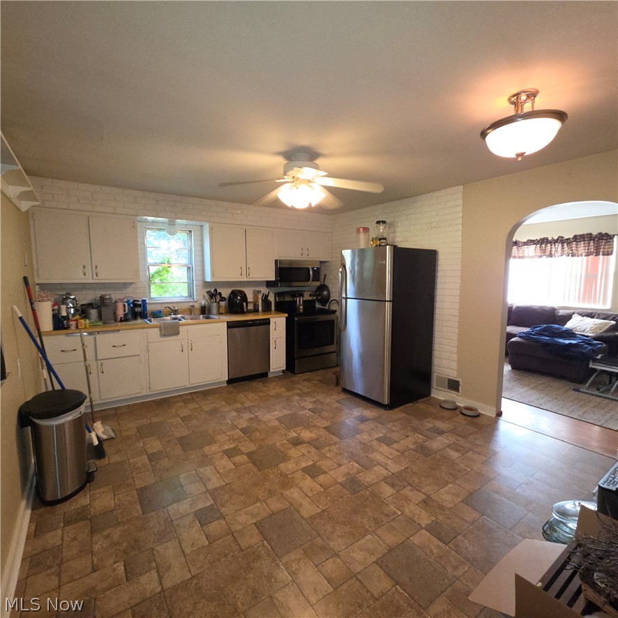 3853 Marion Drive Property Photo 8