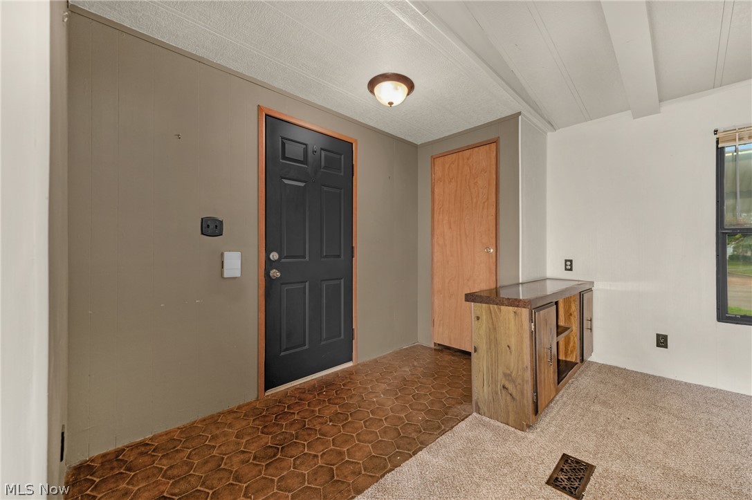 12 Overland Drive Property Photo 6