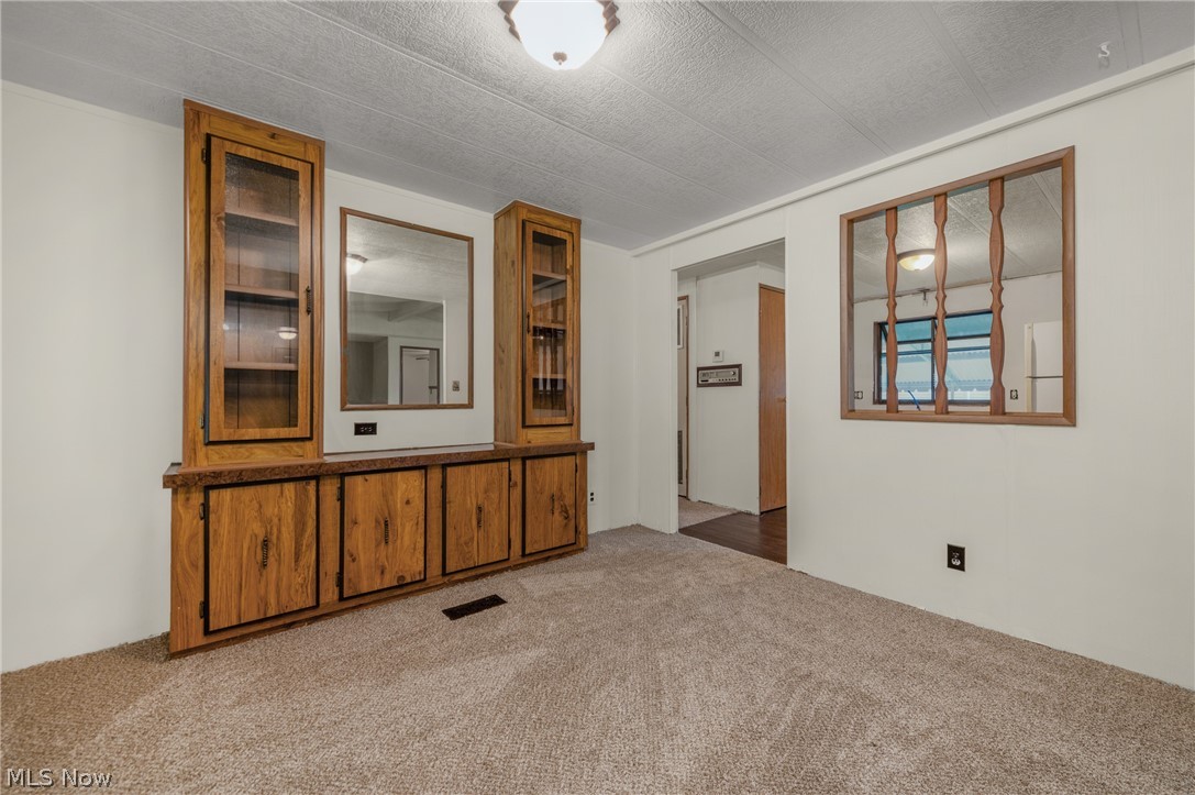 12 Overland Drive Property Photo 19