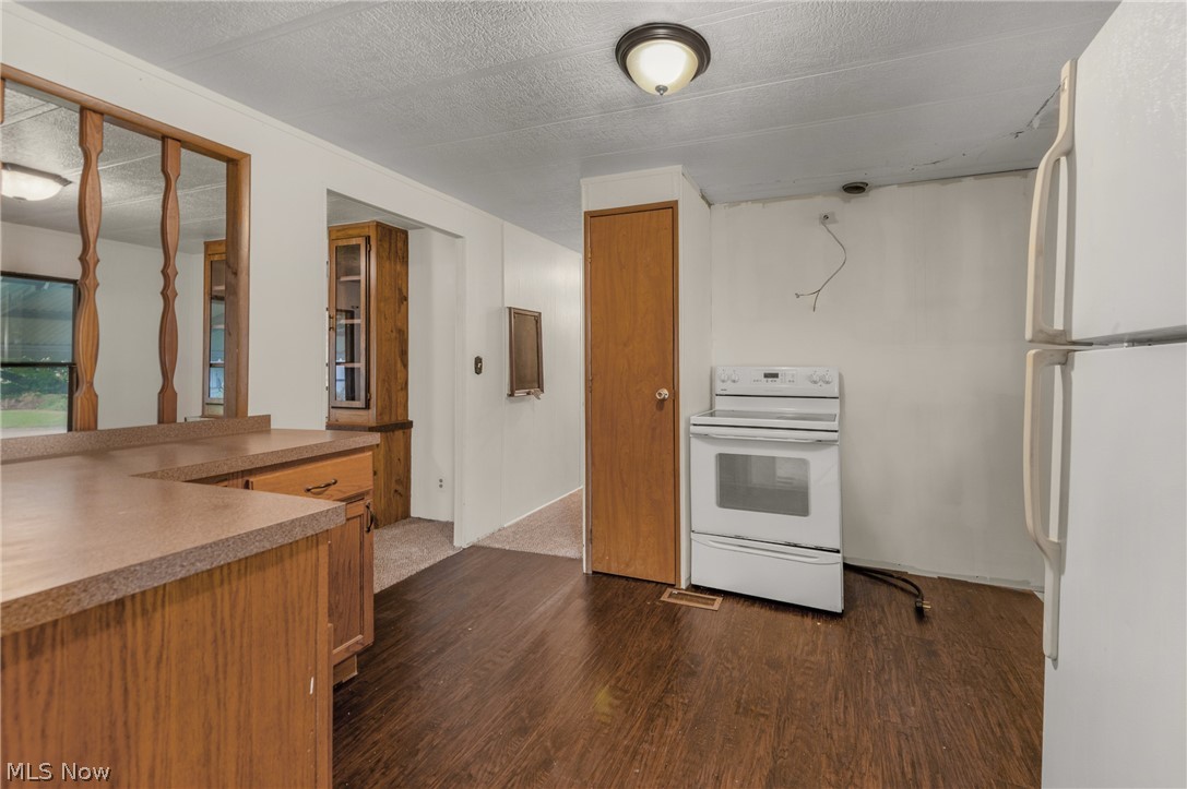 12 Overland Drive Property Photo 23