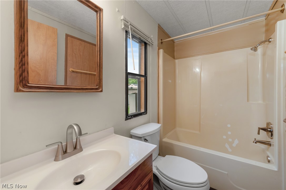 12 Overland Drive Property Photo 28