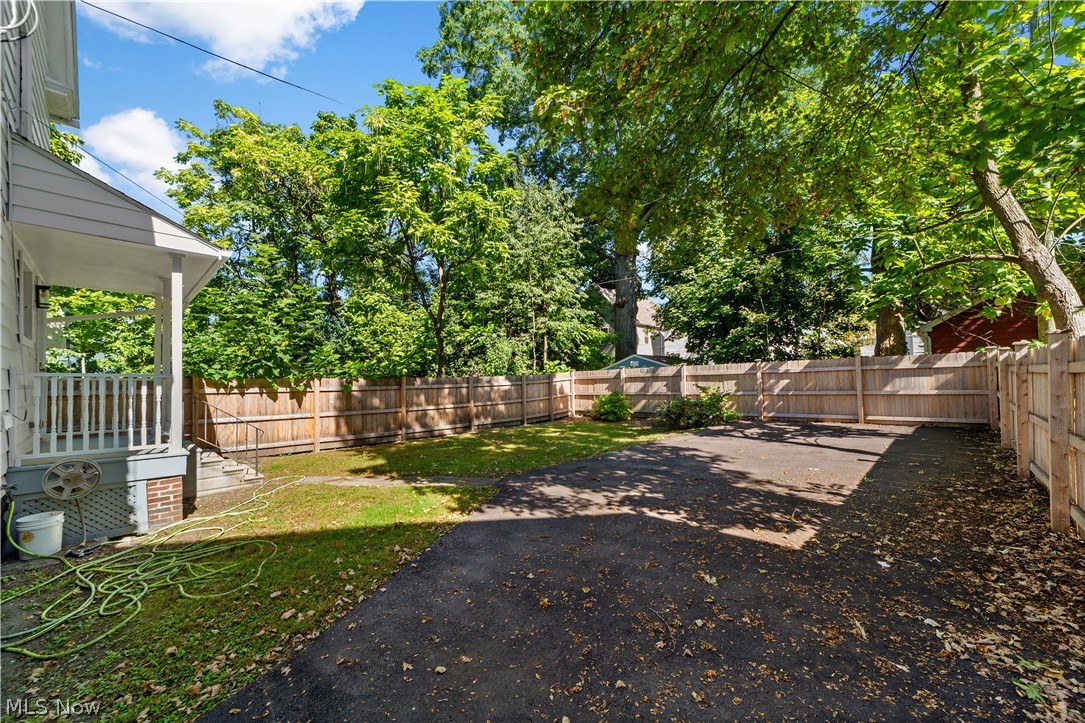 1381 E 110 Street Property Photo 21