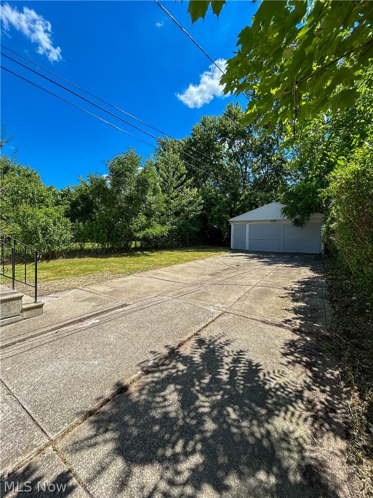 3415 E 113th Street Lower Property Photo 4