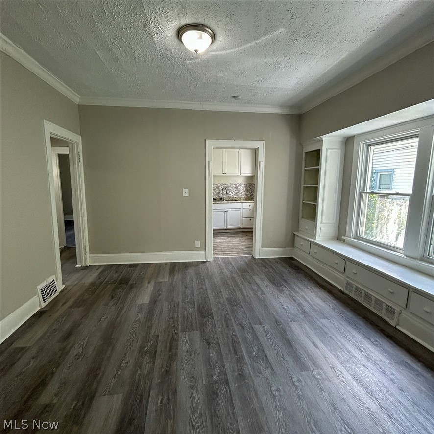 3415 E 113th Street Lower Property Photo 6