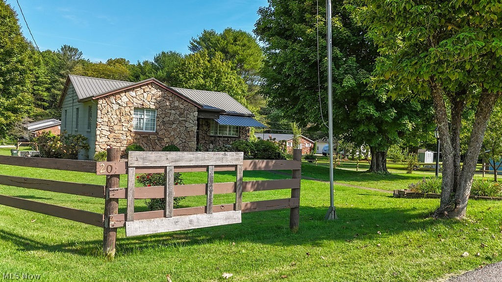 20 Danas Run Road Property Photo 2