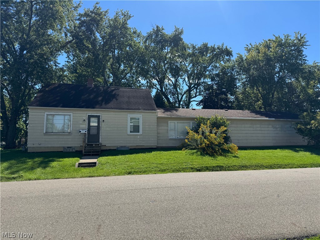 345 E Simpson Street Property Photo 1