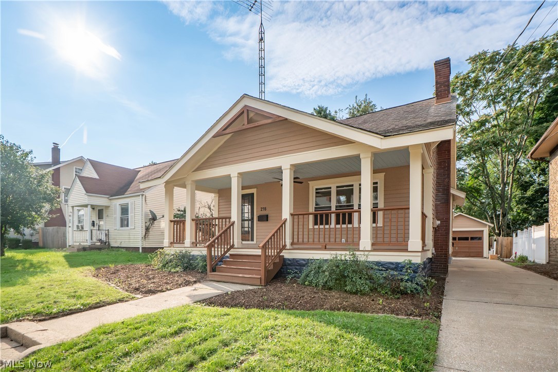 216 6th Street NE