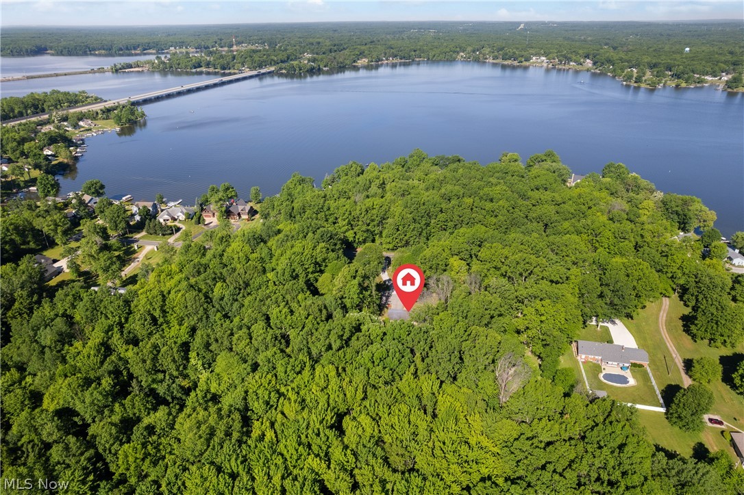1075 Ne River Road Property Photo 3