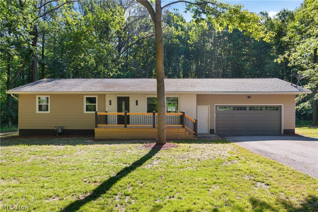 1075 Ne River Road Property Photo 5