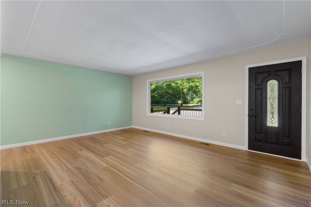 1075 Ne River Road Property Photo 7
