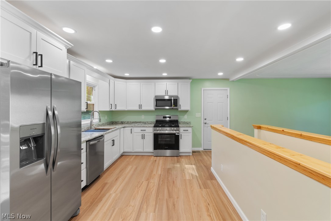 1075 Ne River Road Property Photo 11