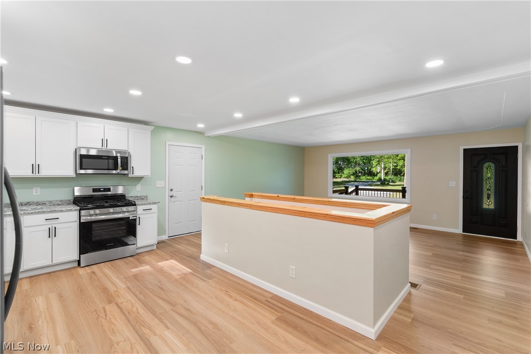 1075 Ne River Road Property Photo 13