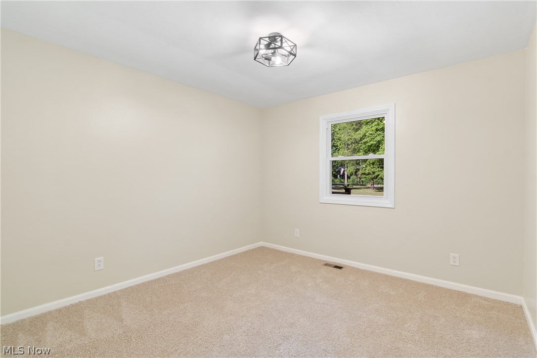 1075 Ne River Road Property Photo 21