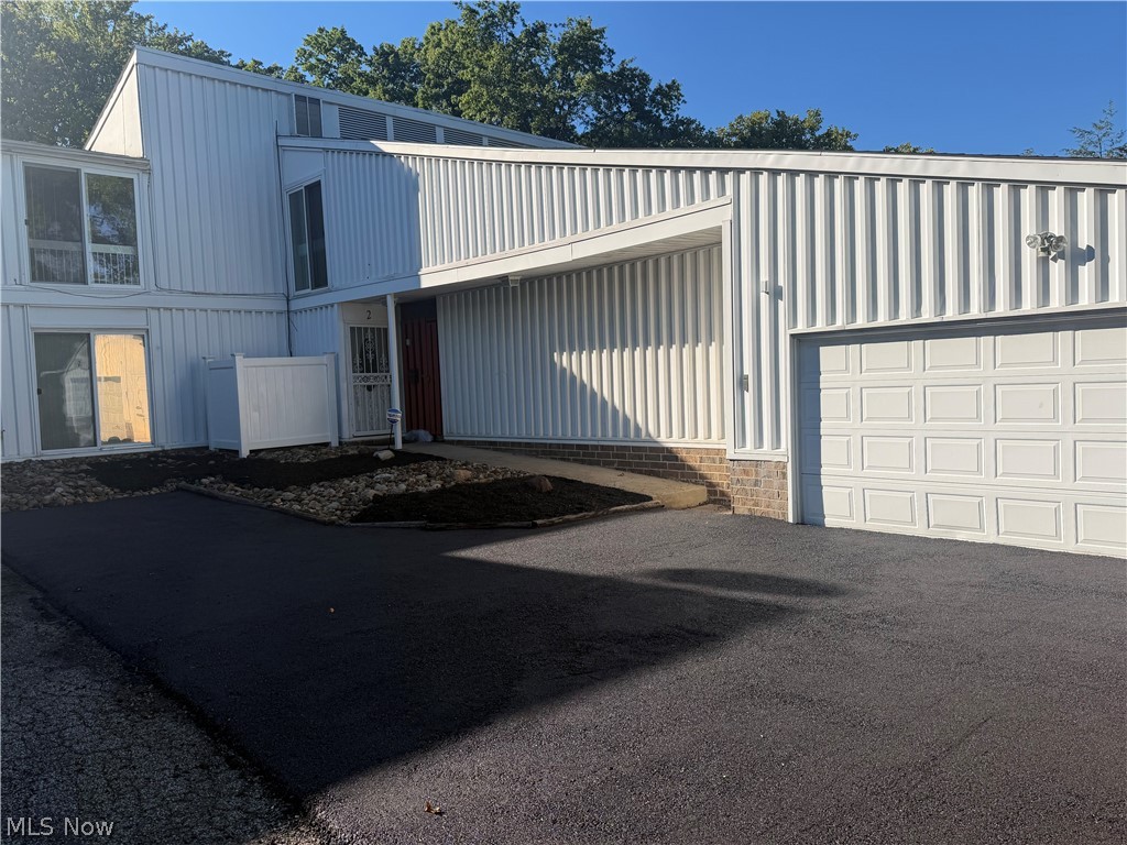 2 Sutton Place