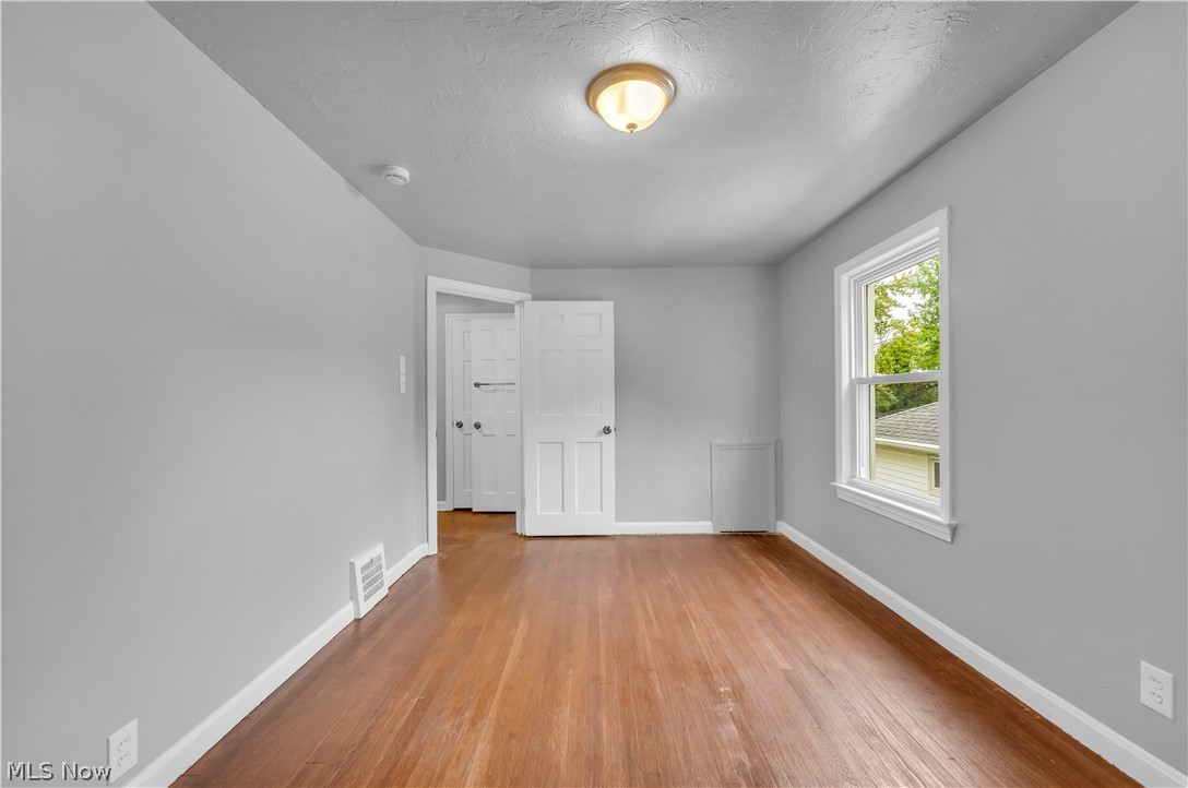 19509 Libby Road Property Photo 12