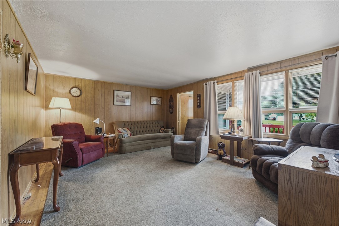 547 W Texas Avenue Property Photo 7