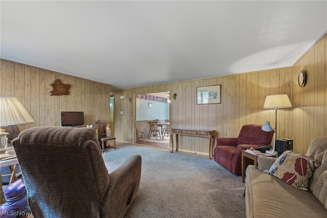 547 W Texas Avenue Property Photo 8