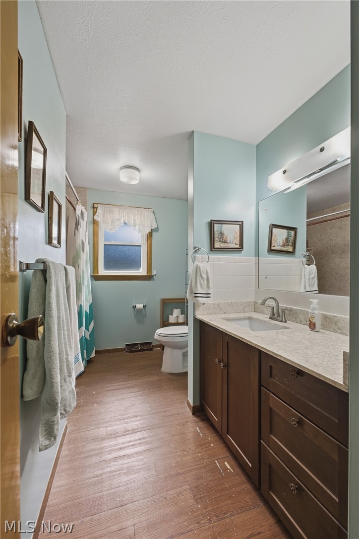 547 W Texas Avenue Property Photo 16