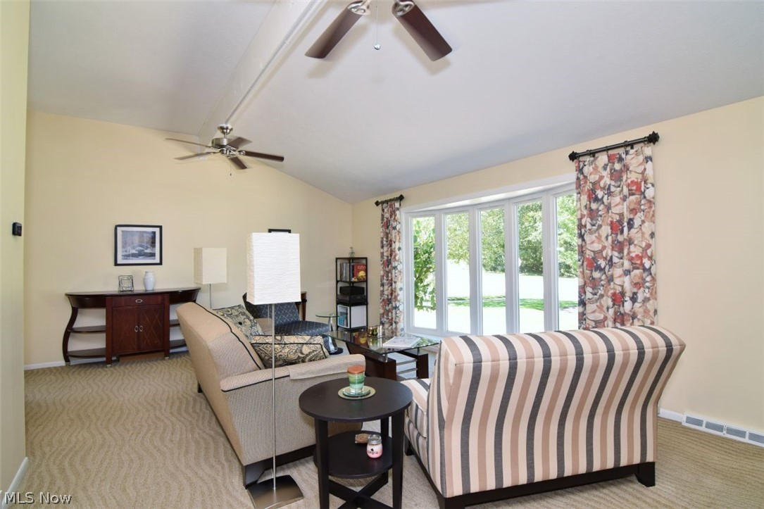 37216 Deer Run Property Photo 3