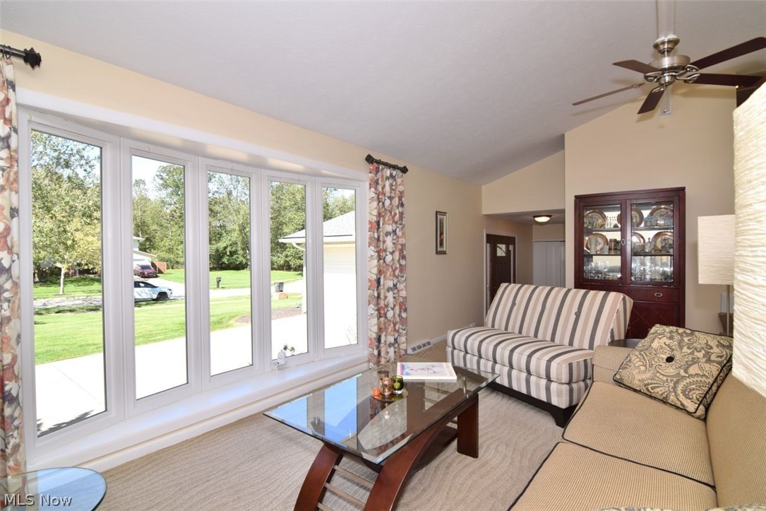 37216 Deer Run Property Photo 4