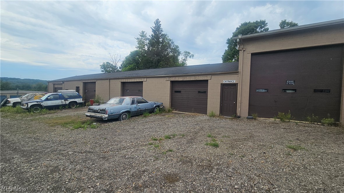 562 Brookfield Avenue Property Photo 3