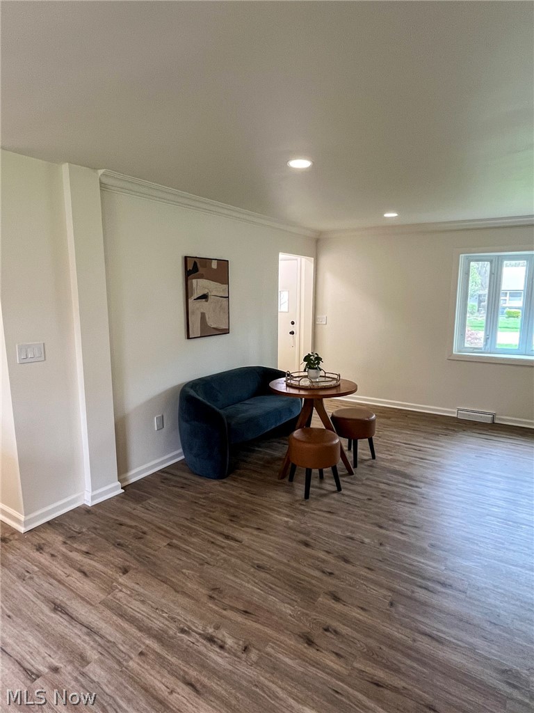 42009 Adelbert Street Property Photo 2