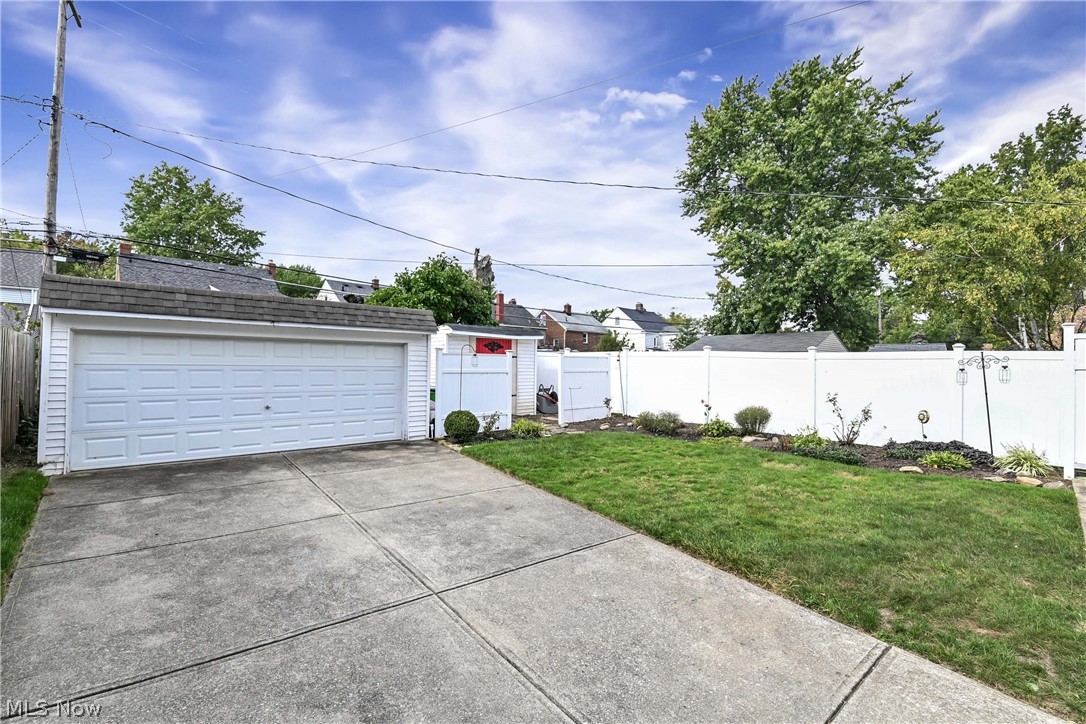 94 E 217th Street Property Photo 39