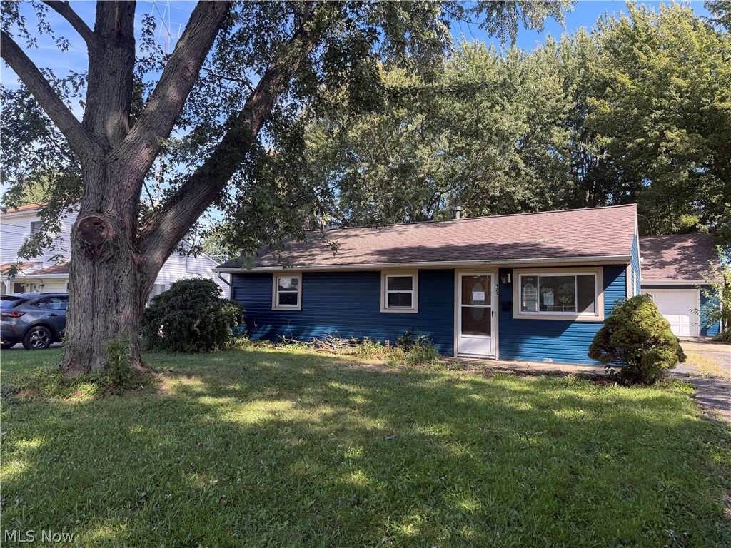 925 West Drive Property Photo 1