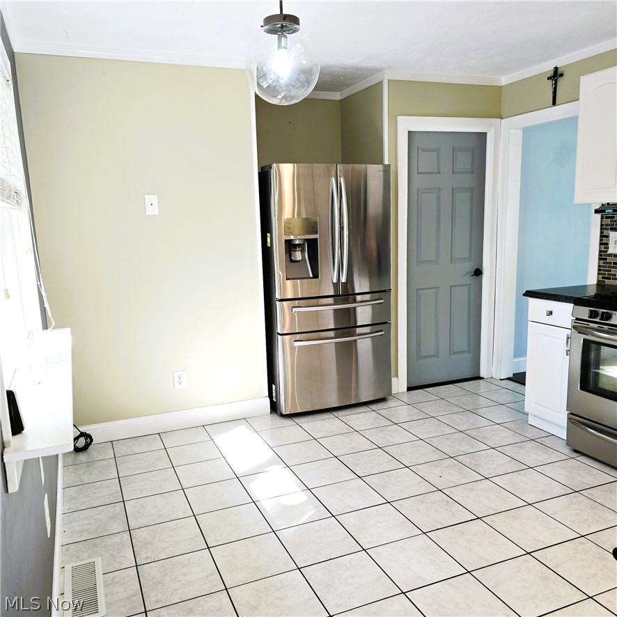 425 Bridle Lane Property Photo 3