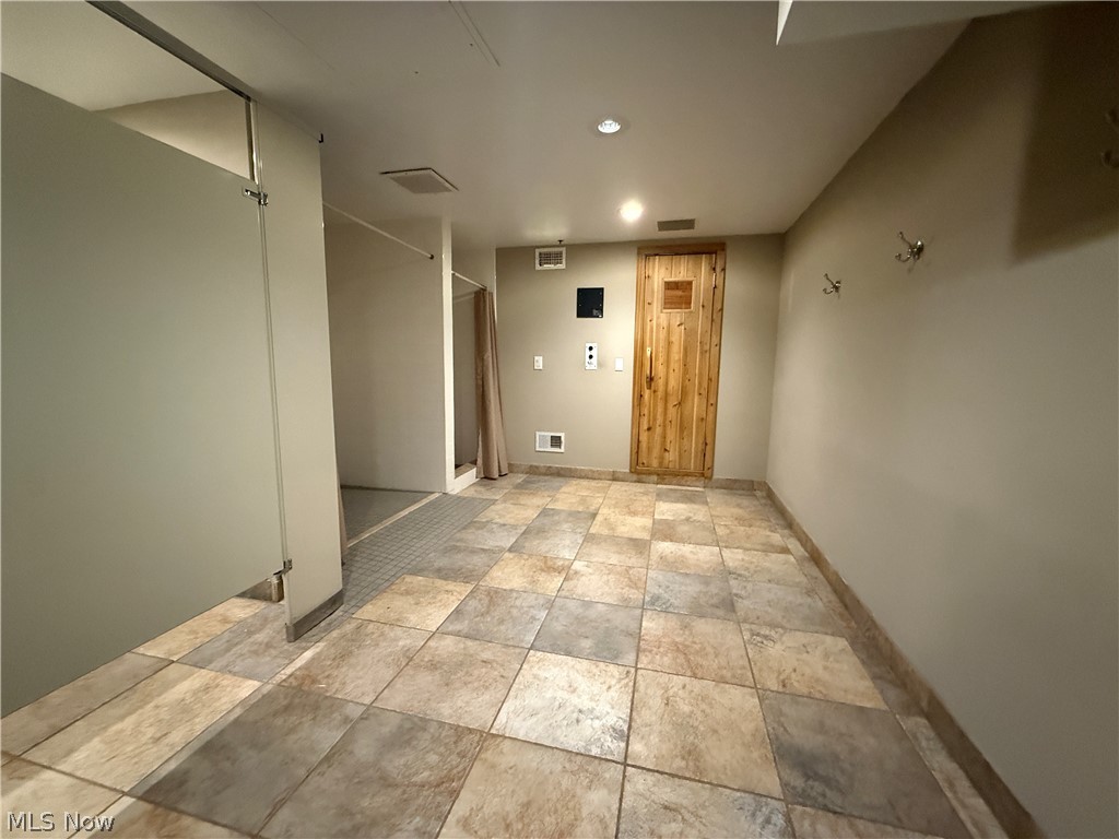 701 W Lakeside Avenue Property Photo 46